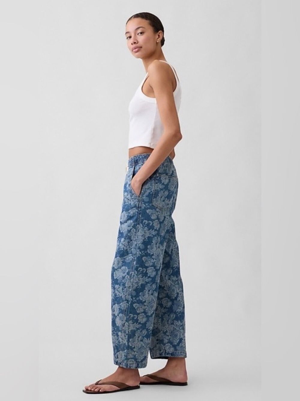 Gap Mid-Rise Floral Print Pull-On Barrel Jeans NWOT Small Denim Spring Oversize